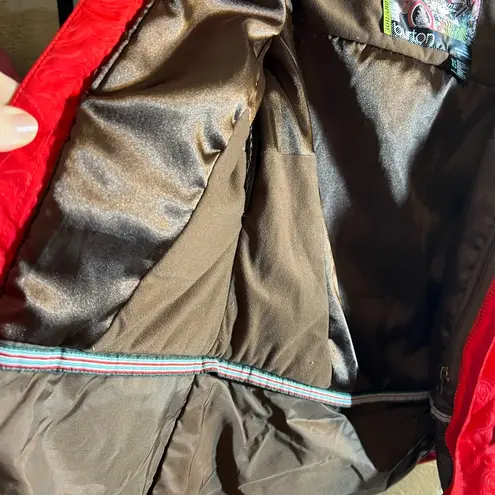 Burton Red Ski Jacket with Hood and Relaxed Fit