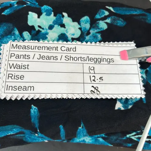 Chico's  Travelers Womens Pants Size XLP Or 3P Pull On Wide Leg Liquid Knit Floral