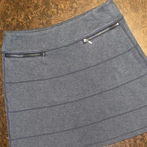 Athleta  Strata Ponte A-Line Knit Skirt with Front Zippers in Gray - size small