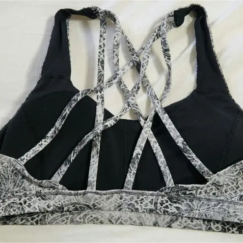 Lululemon   Free To Be Serene Bra Serigraph Starling black multi size 8