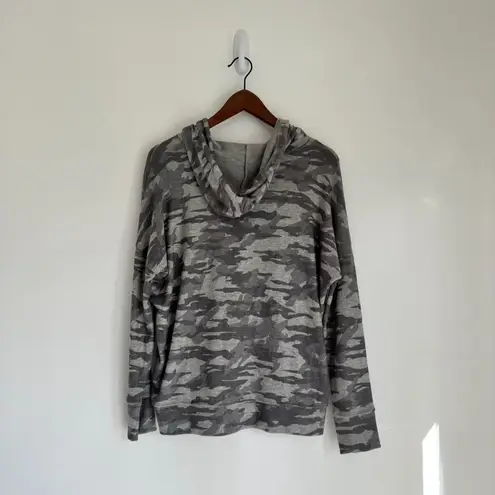 Tailgate Brooklyn Nets Soft Gray Camo Hooded Sweater Size S