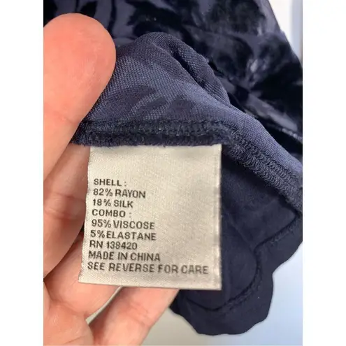 James Perse Perse Women’s Silk Blend Crew Neck Floral Velvet Long Sleeve Top Navy Size 8