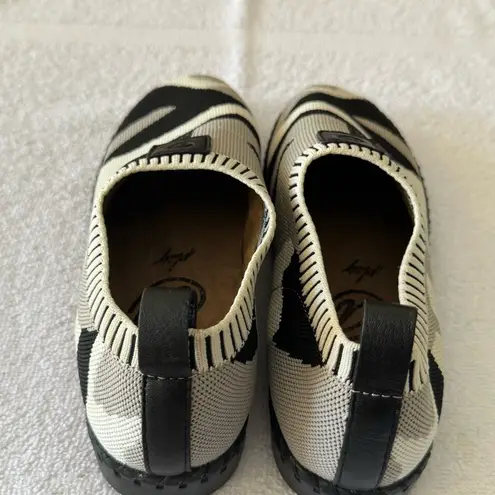 J. Renee Donnia Black White Zebra Print Slip