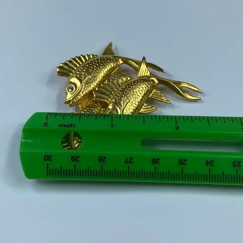 Premier Designs Womens Three Fish Brooch Fins Rhinestone Eyes Textured Details
