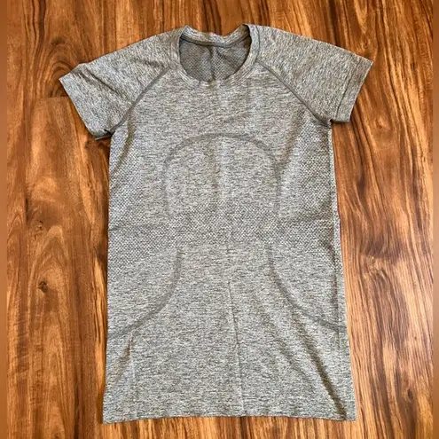 Lululemon  swiftly tech short sleeve