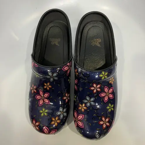 Dansko XP navy blue flower power clogs professional nurse women's size 40 9.5