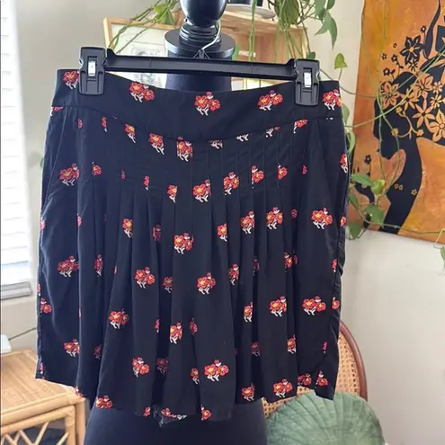 Maeve Anthropologie Black Floral Motif Pleated Front High Waist Shorts