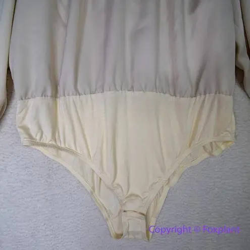 Eloquii New! Beige cream Long Sleeve Mock Neck keyhole Front Bodysuit