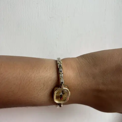 Gold Bradley 17 Jewel Wind Up Mickey Mouse Hands Watch Gold