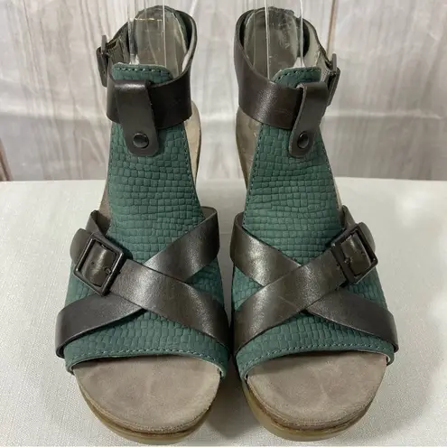 Dansko  Chunky Heel Brown and Turquoise Leather Sandals Women’s Size 37 / 7