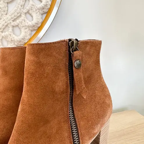 Paul Green | NWOT Sloane Lug Sole Block Heeled Boots in‎ Toffee Suede