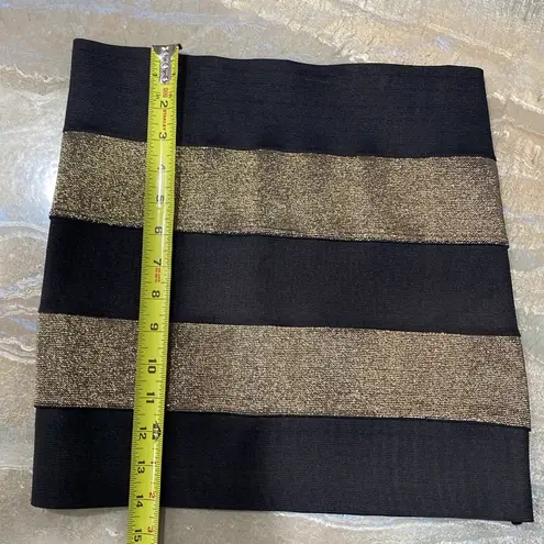 Elegant & Stretchy Black and Gold Skirt Size Small