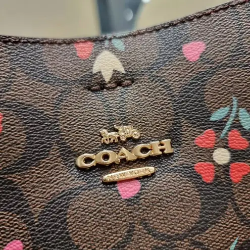 Coach Small Town Bucket Bag In Signature Canvas With Heart Petal Print c7975