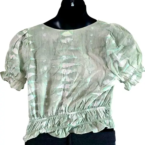Good Luck Gem Women's Puff Sleeve Ruffle Hem Crop Size Medium - Light Green