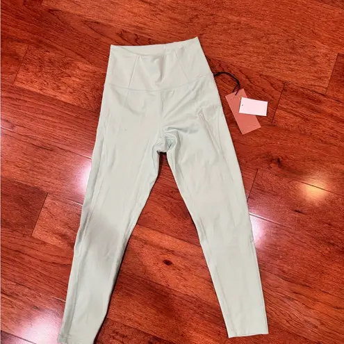 Girlfriend Collective NWT
Foam Compressive High-rise Legging Size XS