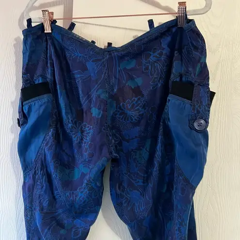 Custo Barcelona  Shangi Blue Silk Floral Y2K Pants. Size L