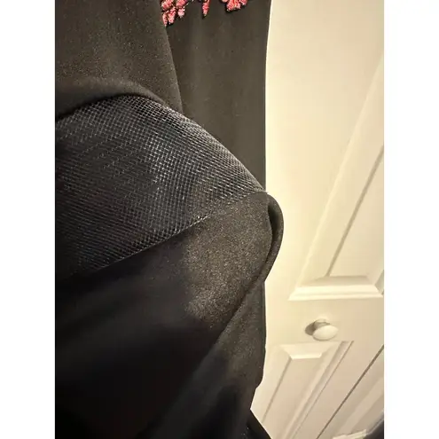 Roz & Ali Black Sleeveless Dress With Red Rose Embroidery At Waistline