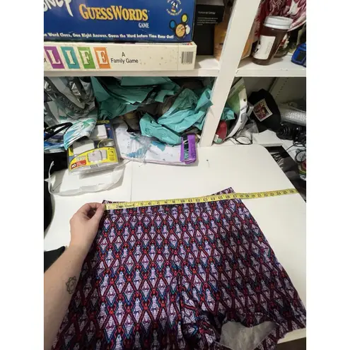 Liz Claiborne  Women’s Size 12 Multicolor Geometric Print Classic Shorts NWOT