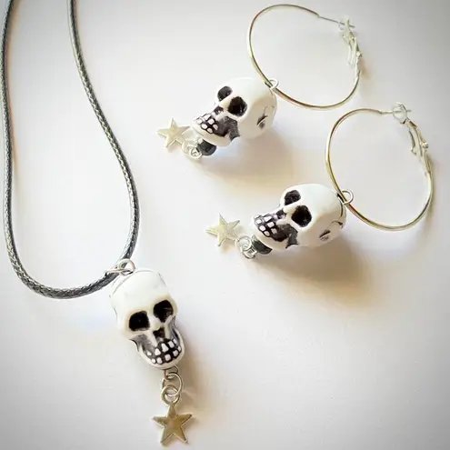 Handmade skull & star goth grunge punk funky unisex necklace 🖤