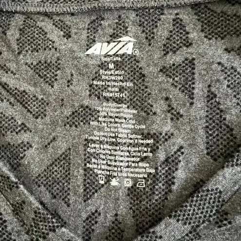 Avia - T-shirt - Size M