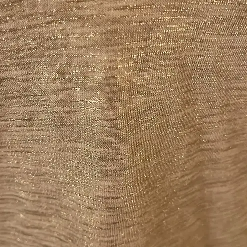 Moda international shimmery T