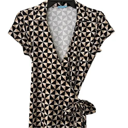 J. McLaughlin Wrap Dress with Geometric Design Size XS Black, Off White, Khaki