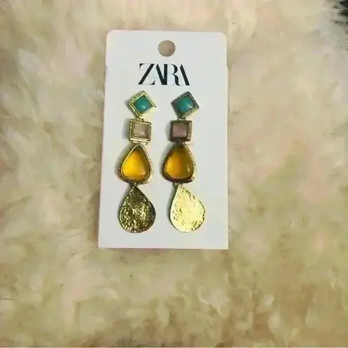 ZARA No longer in stock  medal piece earrings