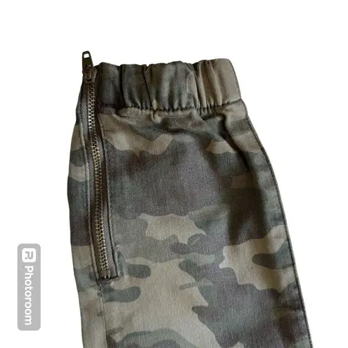 American Eagle  | Next Level Stretch Camo Joggers Size 2 Drawstring Ankle Zippers