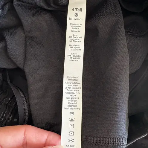 Lululemon Hotty Hot Short II *Tall 4" Manifesto
20YR Manifesto foil black/Black Black