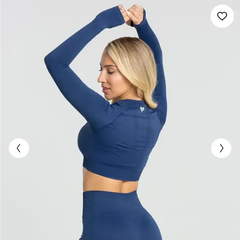 women's best Power Seamless Long Sleeve Crop Top in Sapphire Blue