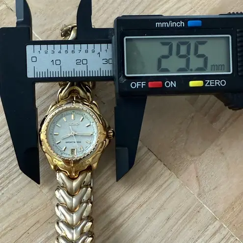 Seiko Sport 100 Vintage Ladies Watch Silver Dial Gold Bracelet 10 BAR Date