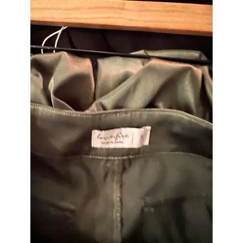 Women's Love On Fire Cargo Pants Size S Green