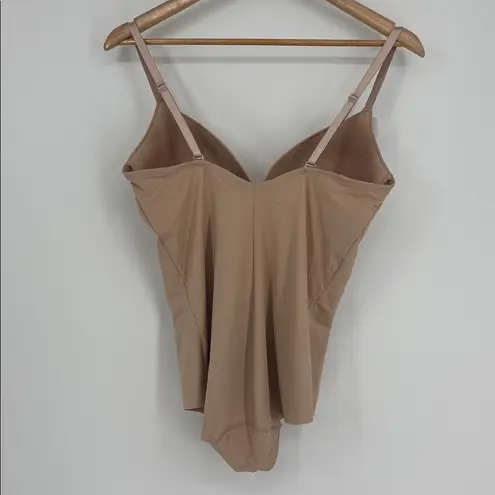 ASSETS BY SPANX Flawless Finish Shaping Cupped Bodysuit Women’s Size XL NWT! Tan