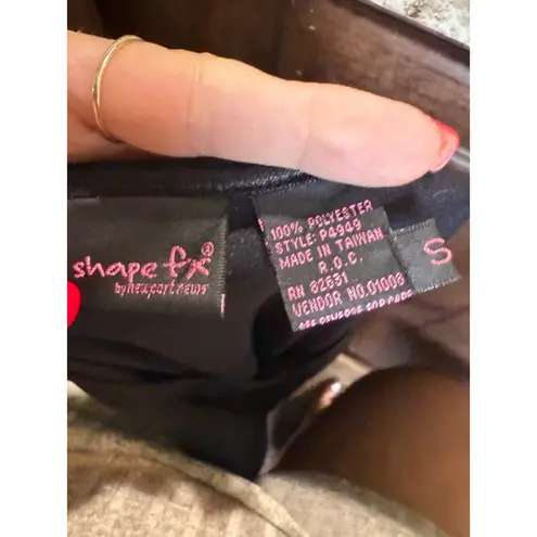 Women's Shape FX by Newport News Black Long Sleeve V