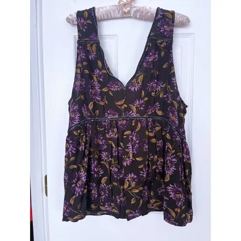 American Eagle  Black Floral V Neck Tank Top Black Gold Size XXL