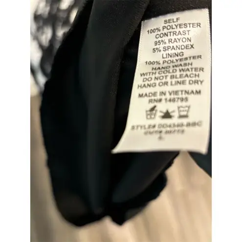 4S13NNA 4Sienna Women's L Black & White Abstract V-Neck Sleeveless Dress