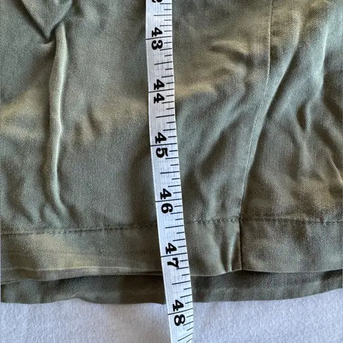 Isabel NWT Maternity Green Short Sleeve Button