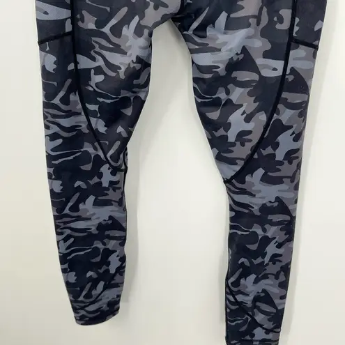 Zyia Black Camo Light n Tight Crop Leggings Pockets High Rise Yoga Run sz small