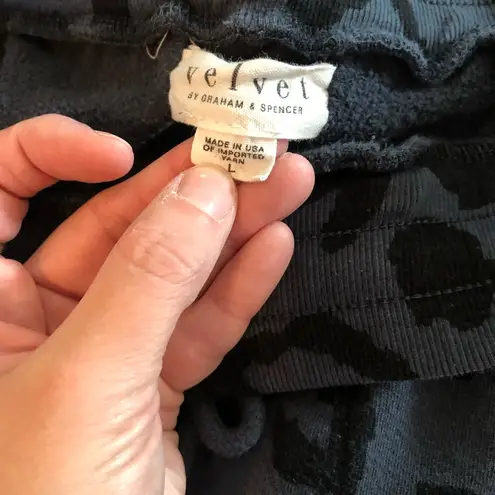 Velvet by Graham & Spencer Black Leopard Print Joggers Size L