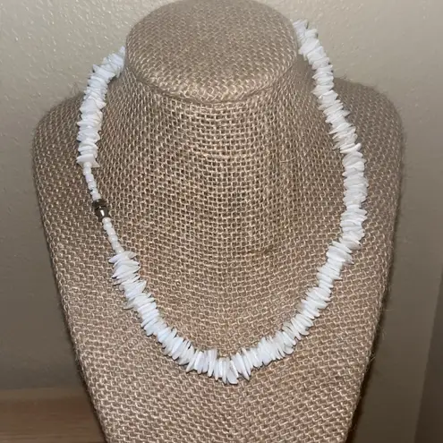 White Puka Shell necklace - Image 2