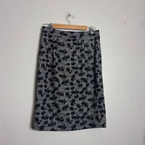 41 Hawthorn NWT Stitch Fix Black White Floral Camellia Knit Pencil Skirt Gray Size M