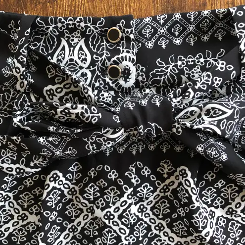 Monteau Black & White Patterned Shorts - Image 2