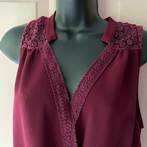 Alya  Burgundy Lace Hi-Low Flowy V-Neck Sleeveless Blouse - Size Small