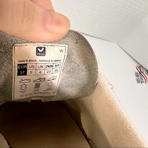 VEJA V-10 Women Sz 37 US 6 White Red Leather Navy V Logo Training Athletic Shoes