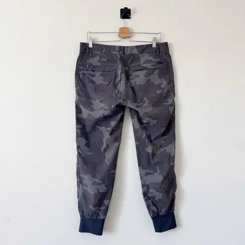 prAna Granite Gray Camo Sky Canyon Jogger Pants Size 10