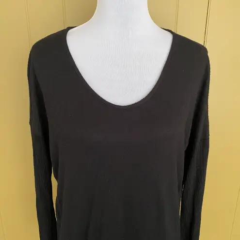 Time And Tru women S scoopneck batwing loose fit longsleeve sweater black