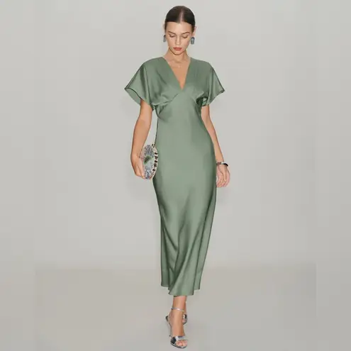 Rihoas Green Satin V Neck A
