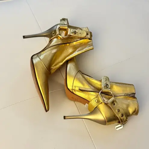 DENNY ROSE METALLIC GOLD BOOTIES WITH LOGO CHARM Size 6