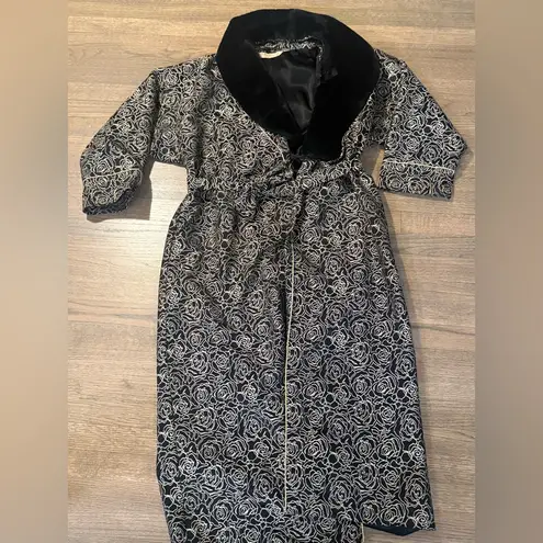 Victoria's Secret RARE Vintage  Collection Black and Gold Floral Rose Robe- Small