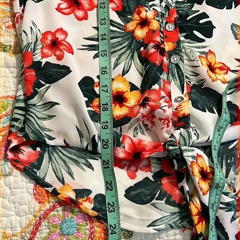 Guess  small high low tie front blouse v neck long sleeve button front floral